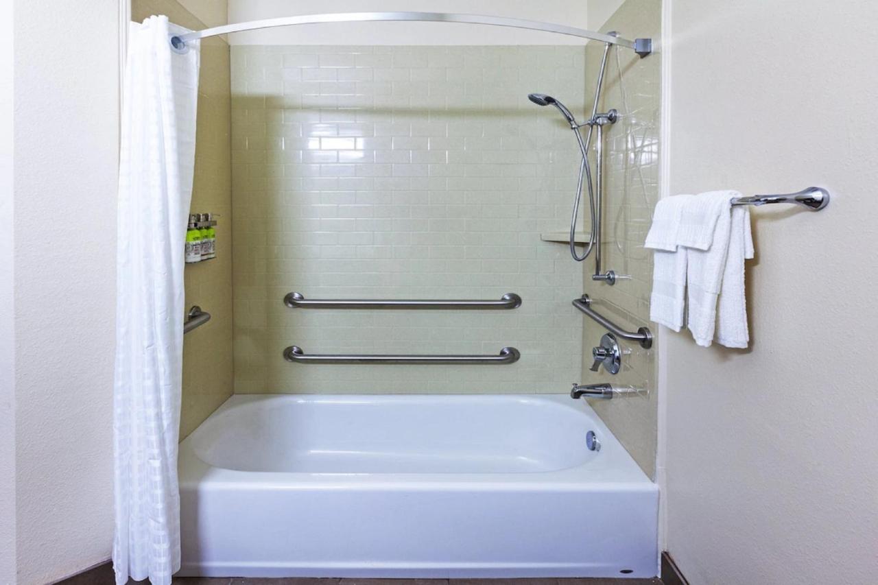 Candlewood Suites Midland By Ihg Экстерьер фото